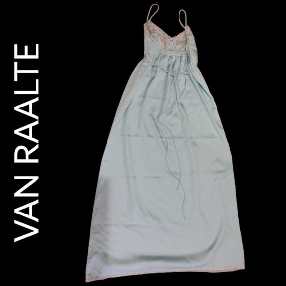 "VINTAGE" 1960's VAN RAALTE Long Gown. Baby blue. Size M - Picture 2 of 8